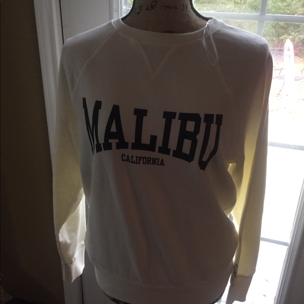 Sweat shirt nice for school